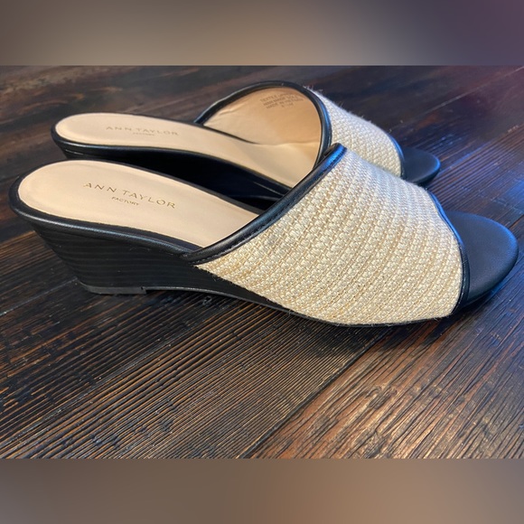 Ann Taylor Factory Womens Size 6.5 Mules - Picture 6 of 9